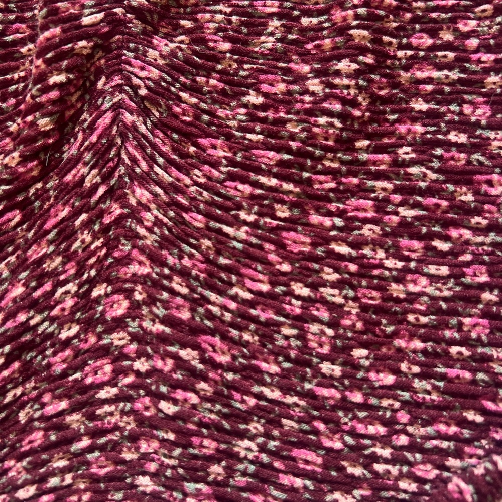Floral Hollister Long Sleeve V-Neck - Picture 4 of 6